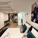 Urban Flat 175 - Loft St Denis Paryż